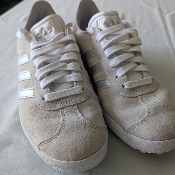 Adidas Gazelle Women's Spikeless Golf Shoes - Picture 13 of 16